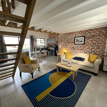 Modern Apartments Downtown Плеттенберг-Бей Екстер'єр фото
