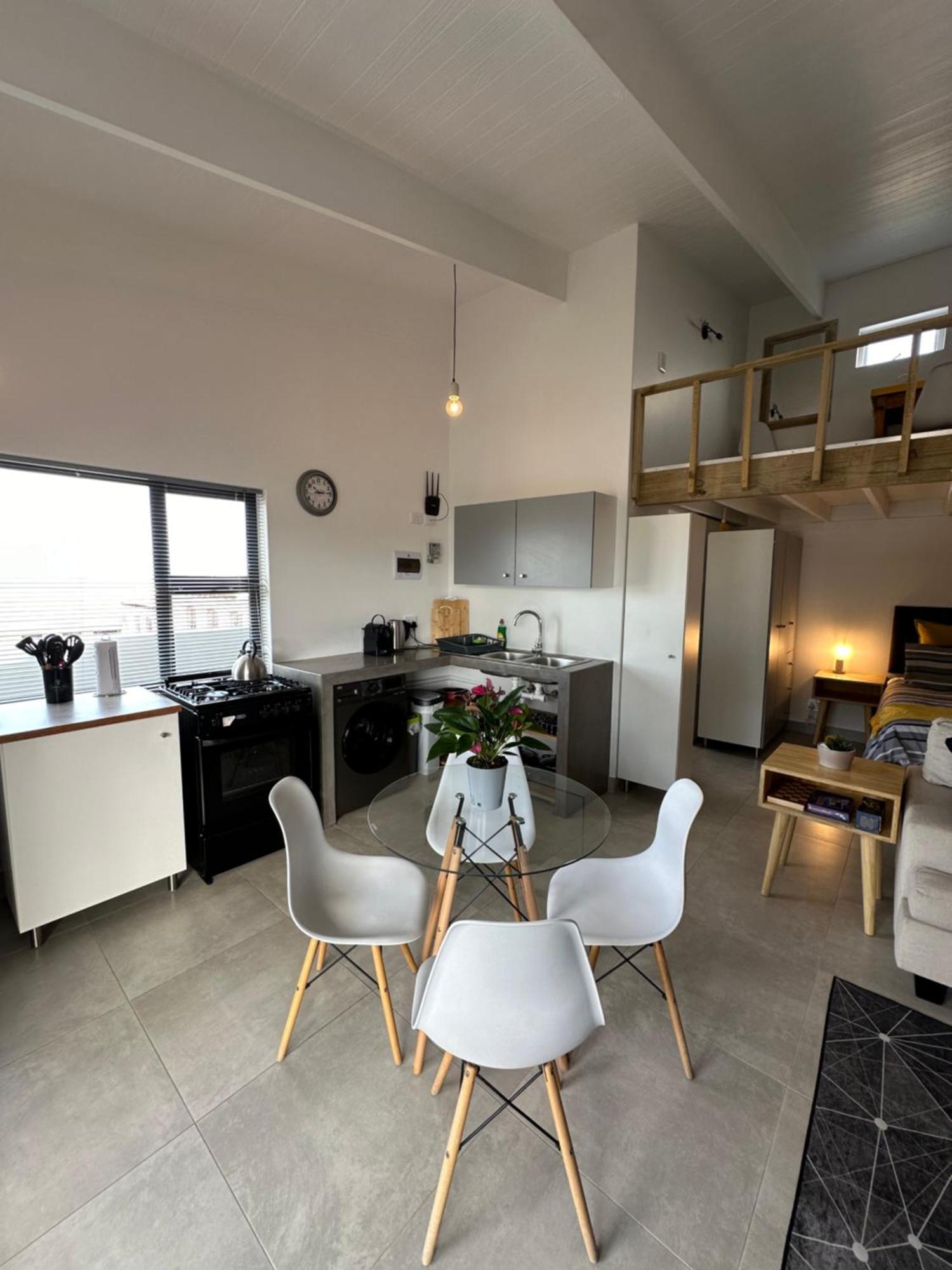Modern Apartments Downtown Плеттенберг-Бей Екстер'єр фото